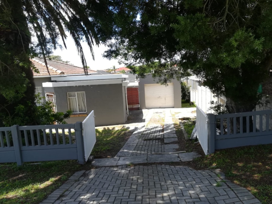 3 Bedroom Property for Sale in Western Hills Eastern Cape